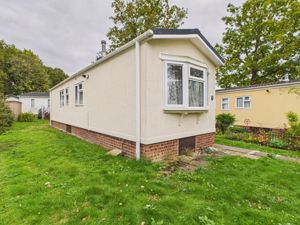 Rear elevation - click for photo gallery